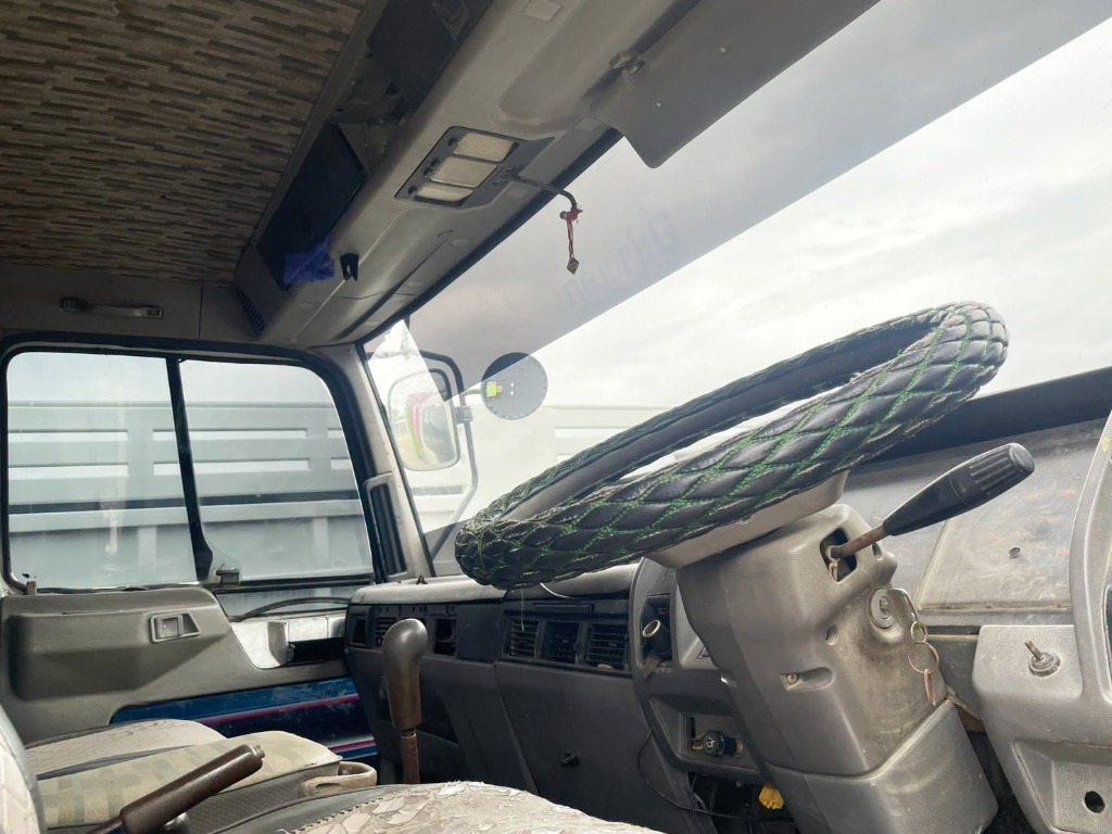 ภายในห้องโดยสารและพวงมาลัย HINO FM3M
