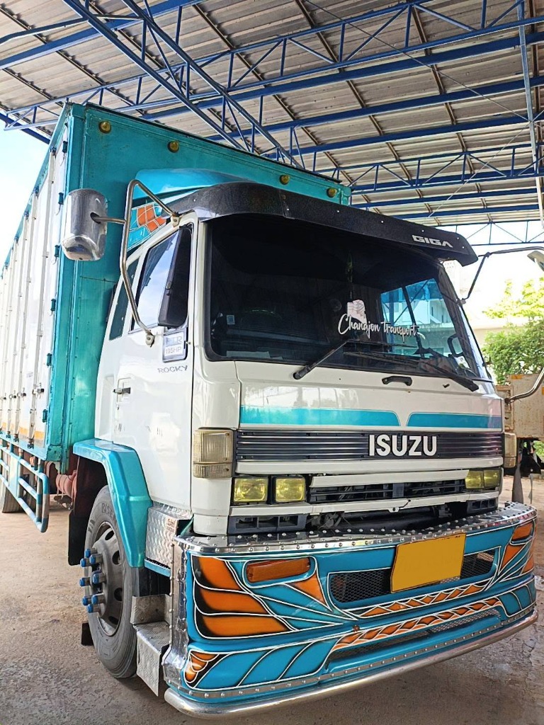 6 ล้อ ISUZU FTR 160 แรง หน้ารถตรง